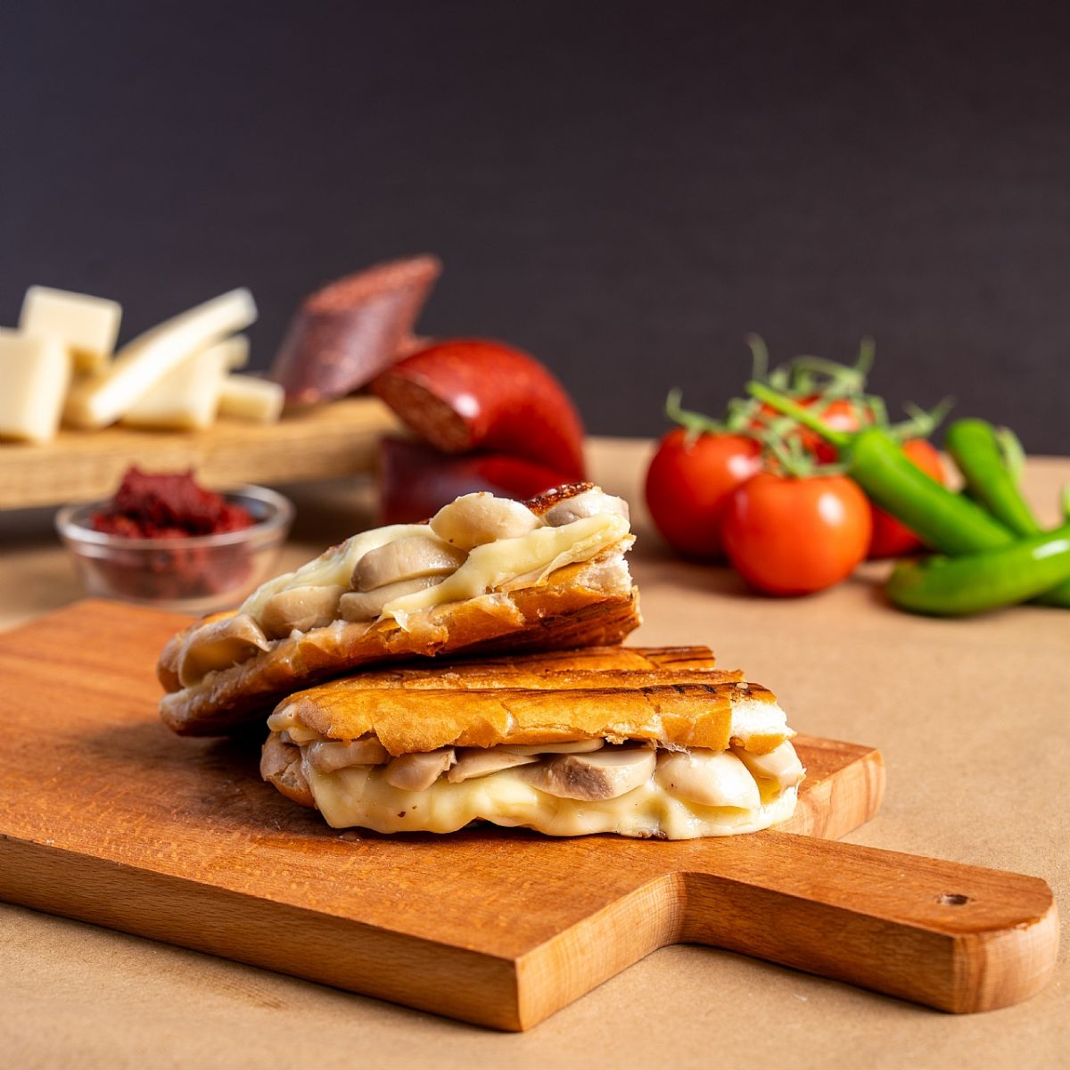 DİLLİ KAŞARLI TOST