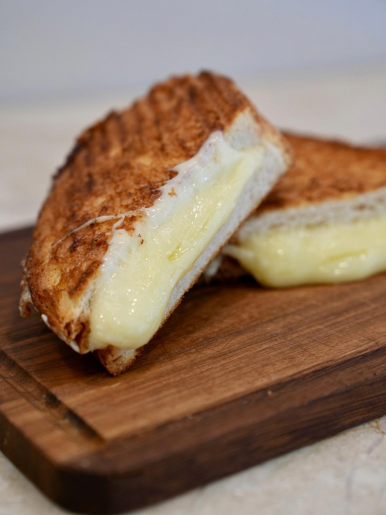 ÜÇ PEYNİRLİ TOST